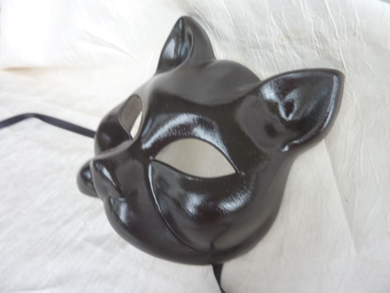 masque chat noir, fait par les artisans vénitiens
