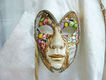 masque avec baguette dit "domino", décoré à la main, partition de musique, multicolore, gallon doré