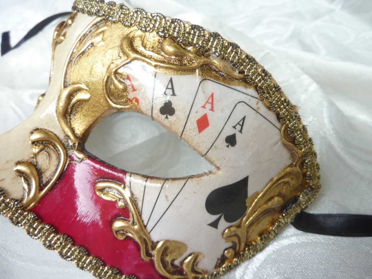 masque loup avec cartes poker, dÃ©coration fait main par les artisans vÃ©nitiens