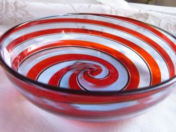 coupelle en verre de Murano soufflé, couleur rouge, noir, bleu clair
