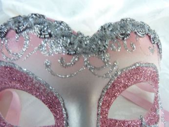 masque loup dÃ©corÃ© main avec paillettes rose, glitter argent, gallon argentÃ©